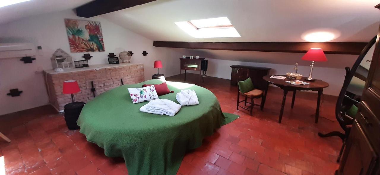 Bed And Breakfast La Grande Lauzade เลอลูค ภายนอก รูปภาพ
